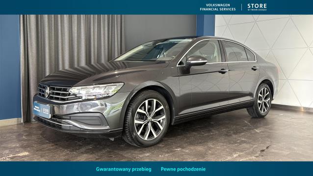 VOLKSWAGEN Passat 2022