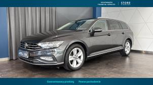 VOLKSWAGEN Passat 2022